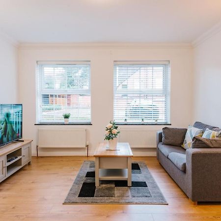 05Th Residence Of Lord Avenue Sleeps Five People Northampton Dış mekan fotoğraf