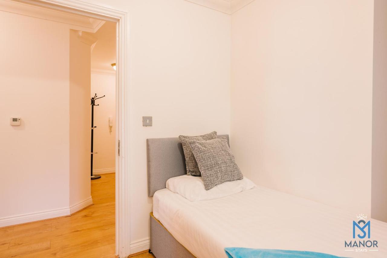 05Th Residence Of Lord Avenue Sleeps Five People Northampton Dış mekan fotoğraf